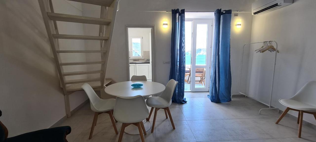 Immobiliare Turistcasa - Corso Umberto 111 Apartment Ponza Exterior photo